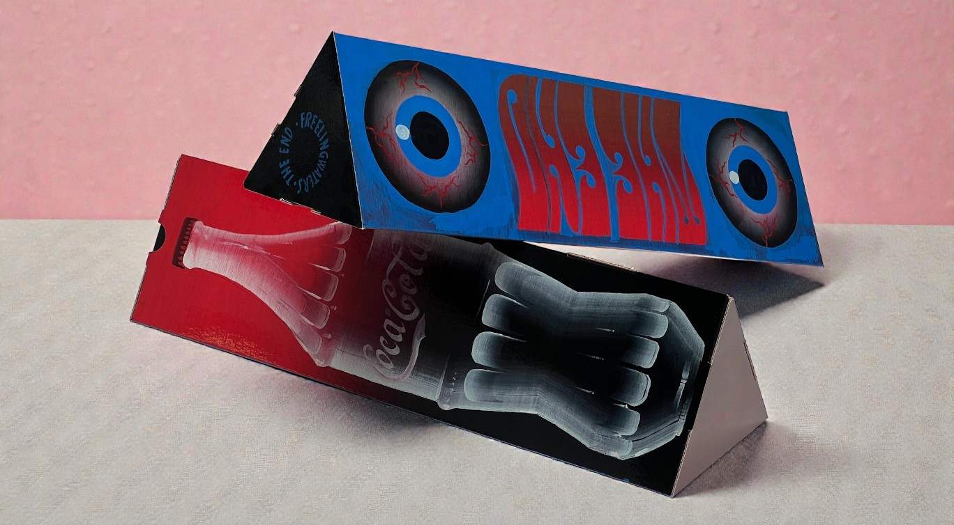 golfkartondriehoekdoosgroot-photoroom