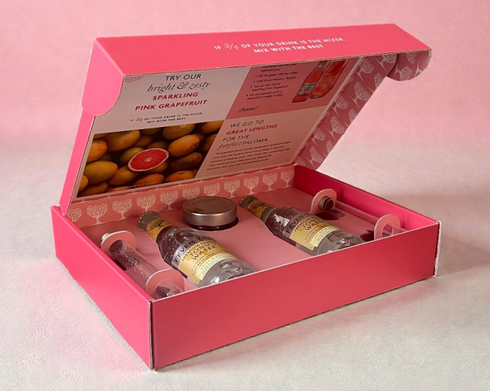 golfkartonnen pr doos met drank verpakking en interieur