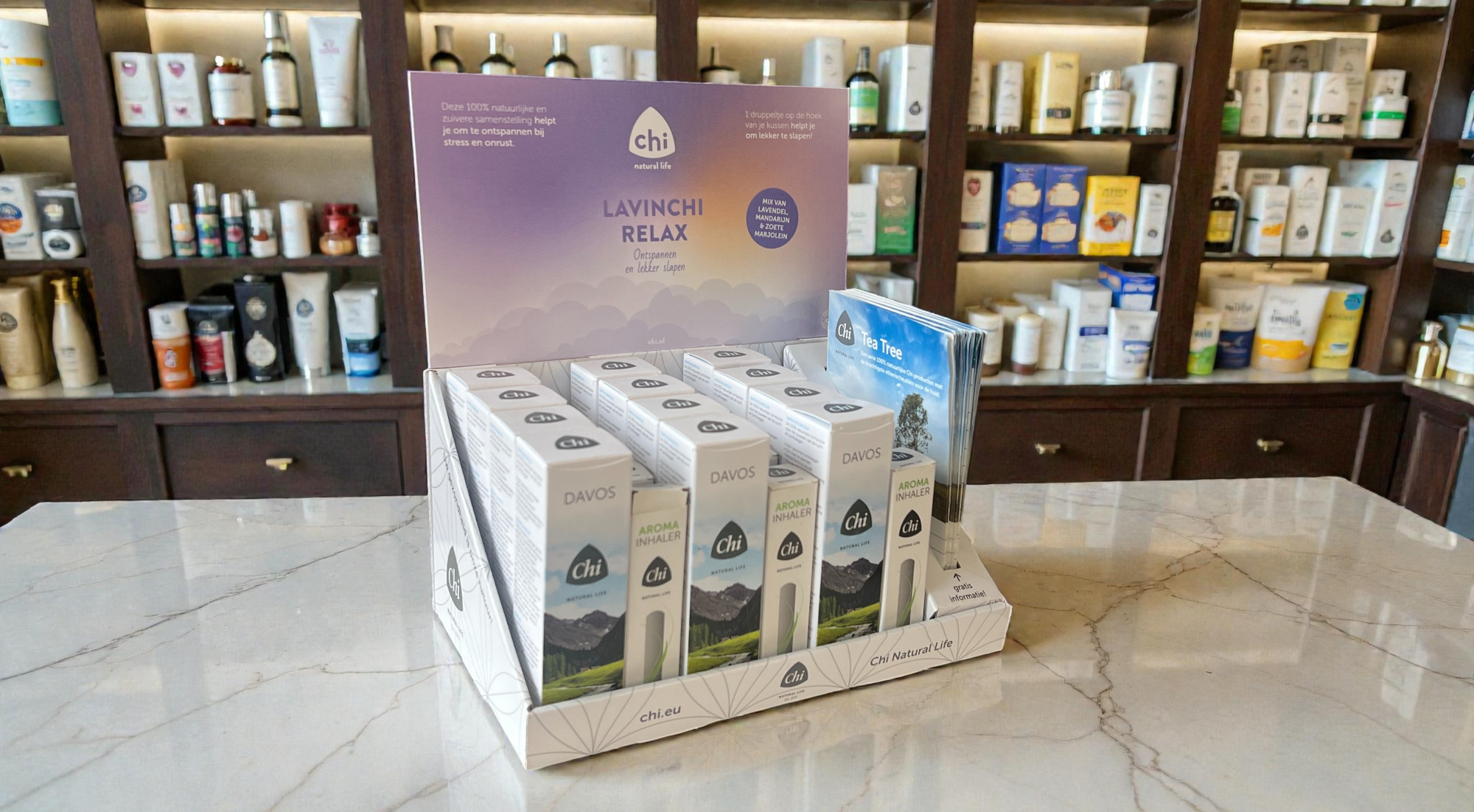 Toonbank display voor doosjes met folderbak van golfkarton