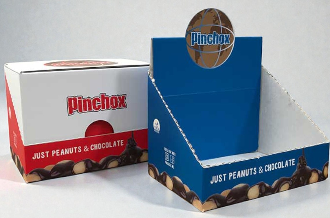 Kartonnen snack display voor pinda's in winkelpresentatie
