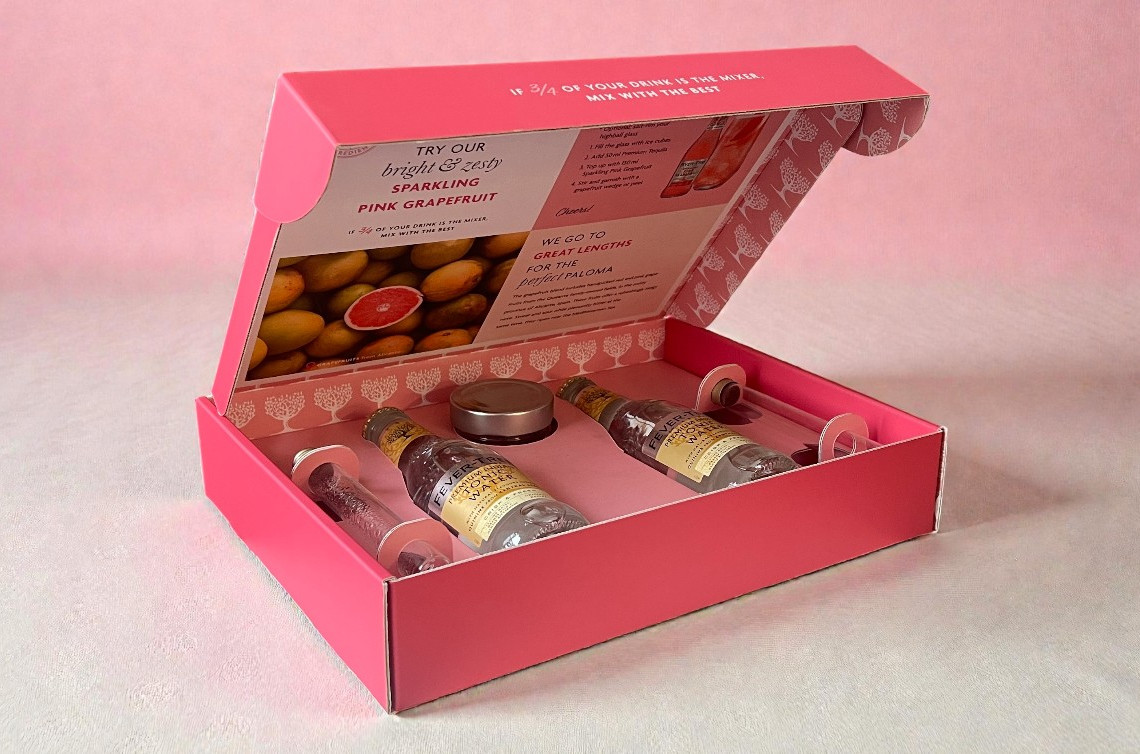 golfkartonnen pr doos met drank verpakking en interieur