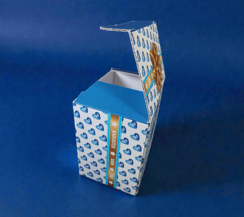 golfkartonlangsnaadcadeaudoos3smal-photoroom