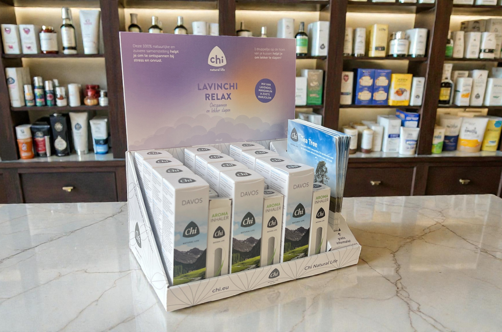 Toonbank display voor doosjes met folderbak van golfkarton